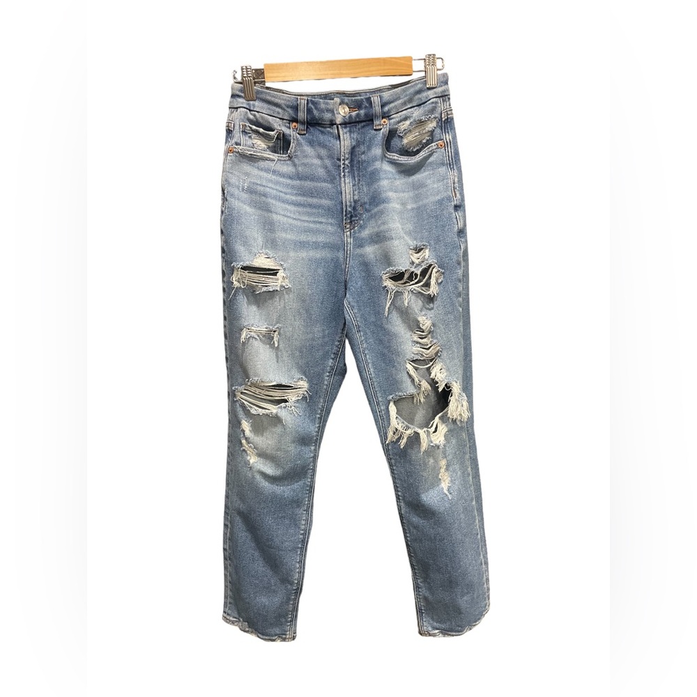 AMERICAN EAGLE stretch high waisted distressed curvy mom denim jeans